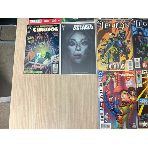 68A - BUNDLE OF COMICS. Consisting of 20 Comics Mostly DC & Marvel Comics. Featuring, X-Men, Superman, Gre... 