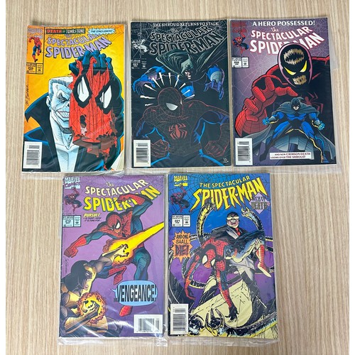 345 - PETER  PARKER: THE SPECTACULAR SPIDER-MAN Bundle. 
5 Marvel Comics from 1993, Featuring #206 - 208, ... 