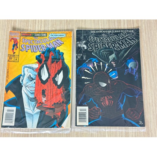 345 - PETER  PARKER: THE SPECTACULAR SPIDER-MAN Bundle. 
5 Marvel Comics from 1993, Featuring #206 - 208, ... 