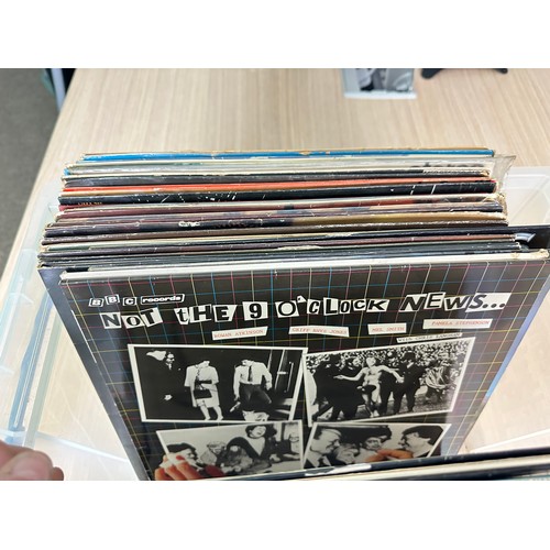 536 - 40 x VINYL ALBUM BUNDLE 33RPM Records. Easy Listening/Comedy/Classical. Features Neil Diamond, Nat K... 