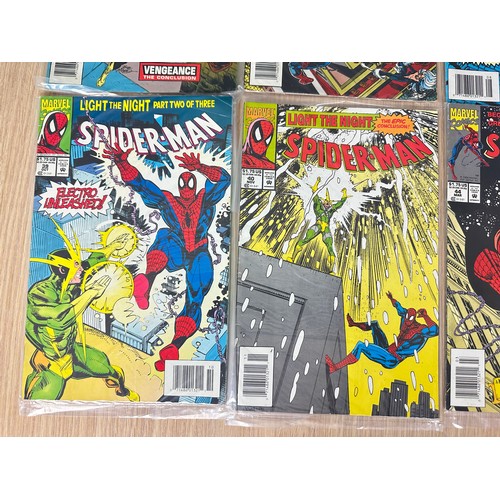 247 - SPIDER-MAN Comic Bundle - 8 Marvel Comics from 1993/94  onwards featuring #34, 35, 37 (maximum Carna... 