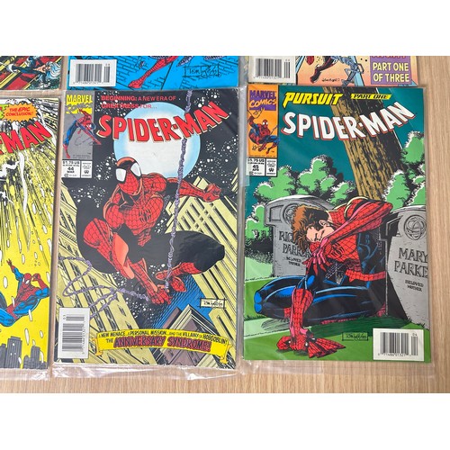 247 - SPIDER-MAN Comic Bundle - 8 Marvel Comics from 1993/94  onwards featuring #34, 35, 37 (maximum Carna... 
