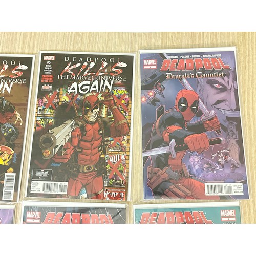 344 - Deadpool bundle. 12 Marvel Comics -  Deadpool kills the Marvel Universe Again, Deadpool:Draculas Gau... 