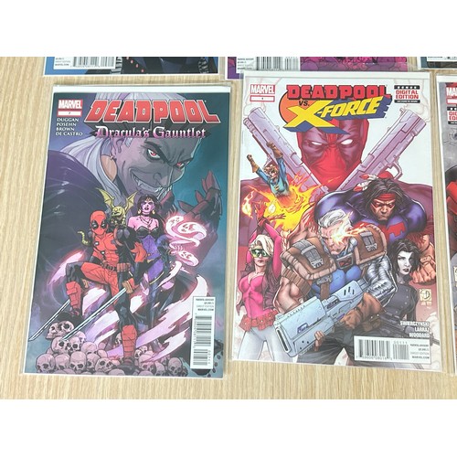 344 - Deadpool bundle. 12 Marvel Comics -  Deadpool kills the Marvel Universe Again, Deadpool:Draculas Gau... 