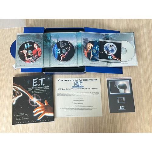 381 - E.T. The Extra-Terrestrial [Ultimate Gift Set] (DVD, 1982)
4 disc set.  Plus C.O.A, Hardback book & ... 