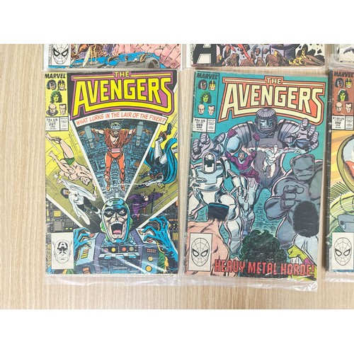 356 - AVENGERS - Bundle of 10 Bronze Age Marvel Comics from 1980 onwards. Featuring #195, 250, 279, 282, 2... 