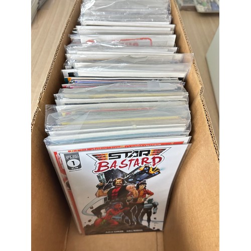 363 - HUGE BUNDLE OF 220+ INDEPENDENT COMIC BOOKS. Featuring titles from Boom, Image Comics, IDW, Vertigo,... 