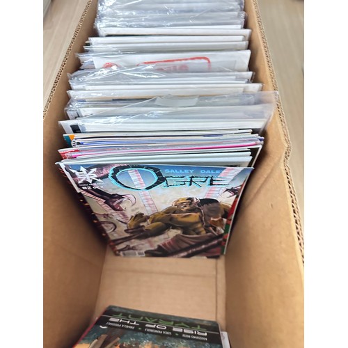 363 - HUGE BUNDLE OF 220+ INDEPENDENT COMIC BOOKS. Featuring titles from Boom, Image Comics, IDW, Vertigo,... 