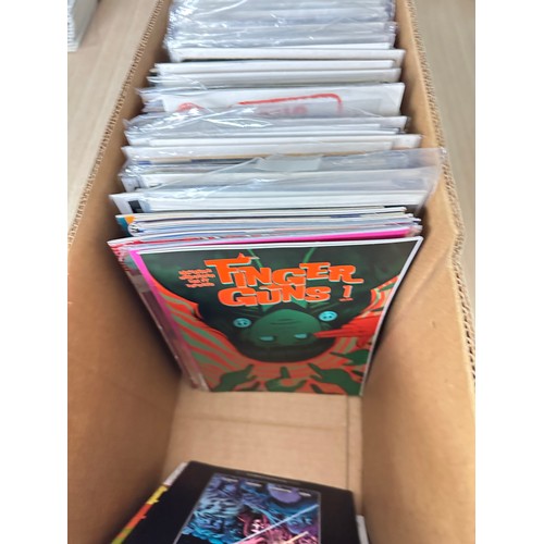 363 - HUGE BUNDLE OF 220+ INDEPENDENT COMIC BOOKS. Featuring titles from Boom, Image Comics, IDW, Vertigo,... 