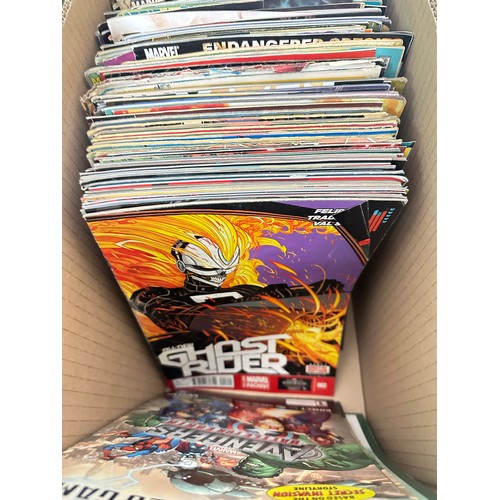 334A - ASSORTED MARVEL COMICS BUNDLE OF 250+ COMICS. Various Decades. Featuring: X-Men, Avengers, Fantastic... 