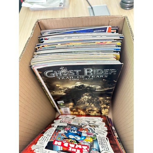 334B - ASSORTED MARVEL COMICS BUNDLE OF 270+ COMICS. Various Decades. Featuring: X-Men, Avengers, Thunderbo... 