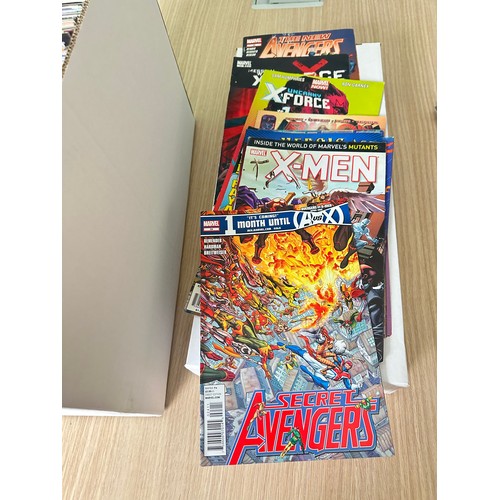 334C - ASSORTED MARVEL COMICS BUNDLE OF 280+ COMICS. Various Decades. Featuring: X-Men, Avengers, Fantastic... 