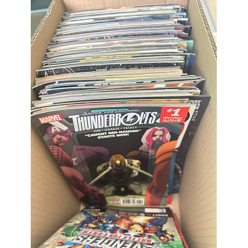 334C - ASSORTED MARVEL COMICS BUNDLE OF 280+ COMICS. Various Decades. Featuring: X-Men, Avengers, Fantastic... 