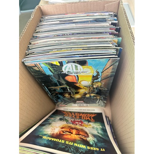 334C - ASSORTED MARVEL COMICS BUNDLE OF 280+ COMICS. Various Decades. Featuring: X-Men, Avengers, Fantastic... 