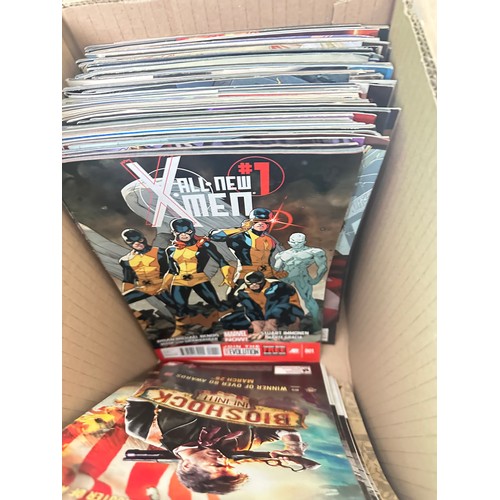 334C - ASSORTED MARVEL COMICS BUNDLE OF 280+ COMICS. Various Decades. Featuring: X-Men, Avengers, Fantastic... 