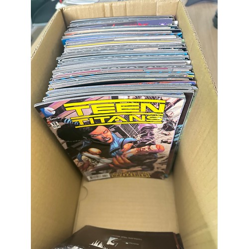 334D - ASSORTED DC COMICS BUNDLE OF 270+ COMICS. Various Decades. Featuring: Aquaman, Teen Titans, Justice ... 