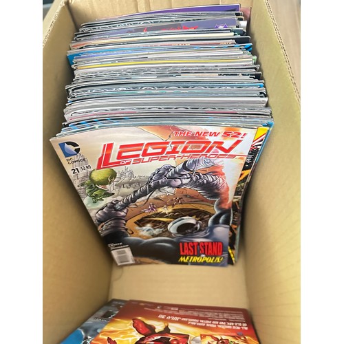 334D - ASSORTED DC COMICS BUNDLE OF 270+ COMICS. Various Decades. Featuring: Aquaman, Teen Titans, Justice ... 