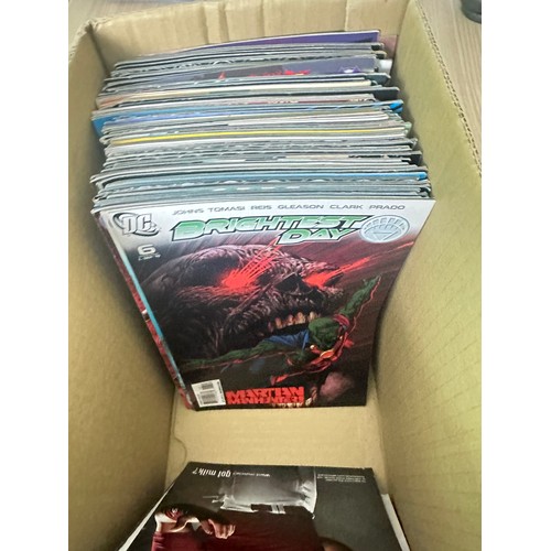 334D - ASSORTED DC COMICS BUNDLE OF 270+ COMICS. Various Decades. Featuring: Aquaman, Teen Titans, Justice ... 