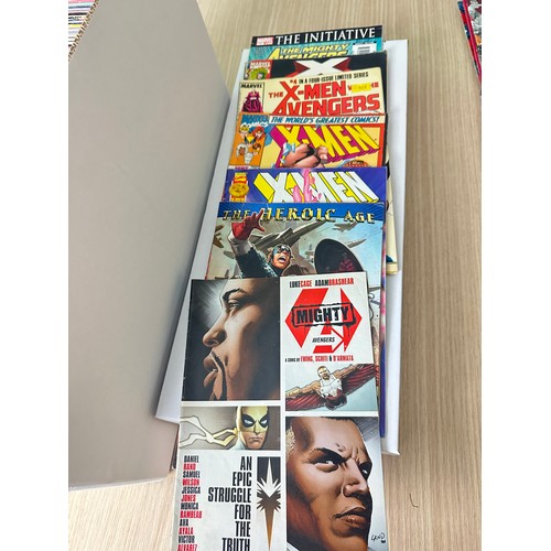 412A - ASSORTED MARVEL COMICS BUNDLE OF 260+ COMICS. Various Decades. Featuring: X-Men, Avengers, Captain M... 