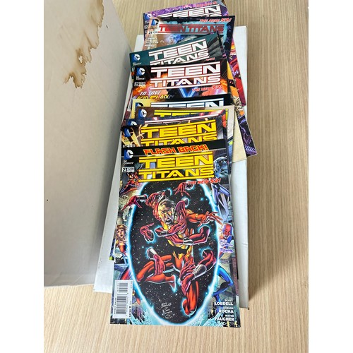 475 - ASSORTED DC COMICS BUNDLE OF 250+ COMICS. Various Decades. Featuring: Superman, Red Robin, Teen Tita... 