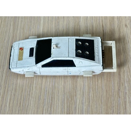 612 - VINTAGE CORGI 269 JAMES BOND 007 LOTUS ESPRIT SCALE MODEL CAR