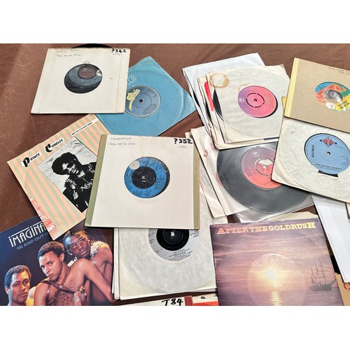 621 - A collection 100+ Soul And Funk 7 inch vinyl singles 45 RPM. Artists include George Benson, Donna Su... 