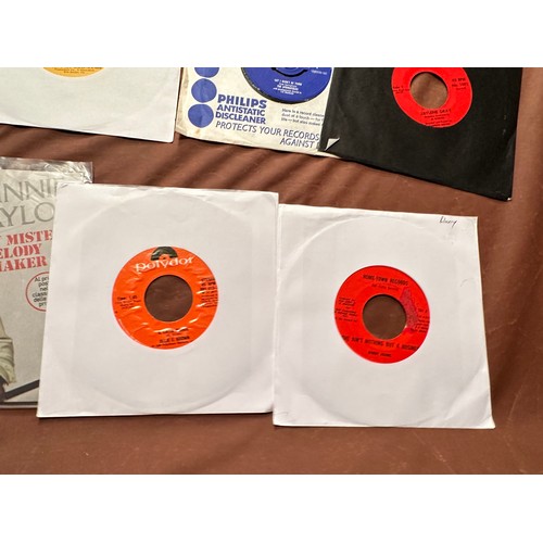 625 - A collection of 20+ Northern Soul 7 inch vinyl singles 45 RPM. See pics for Artists/Titles.