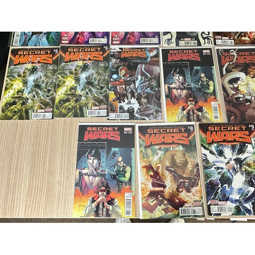 537 - Secret Wars bundle (0,1,3-9 plus variants, 25 in total). Marvel Comics 2015. NM Condition.