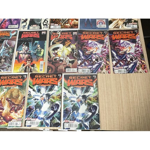 537 - Secret Wars bundle (0,1,3-9 plus variants, 25 in total). Marvel Comics 2015. NM Condition.