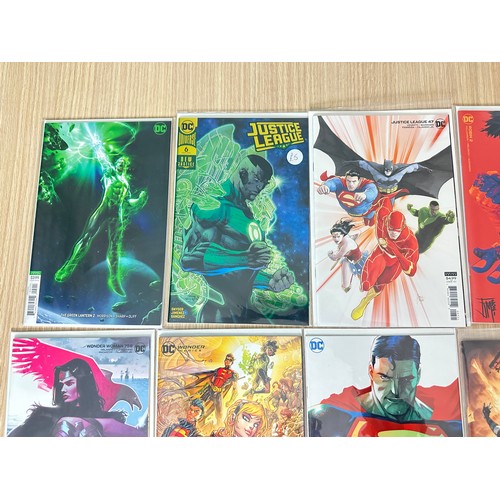 541 - DC variant bundle (18 in total). DC Comics. Featuring Superman, Wonder Woman, Justice League, The Fl... 