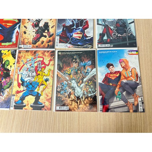 541 - DC variant bundle (18 in total). DC Comics. Featuring Superman, Wonder Woman, Justice League, The Fl... 