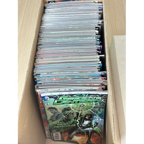 564 - LARGE MODERN DC COMICS BUNDLE 250+ COMICS. Featuring Superman, Batman, Green Lantern, Aquaman, Justi... 