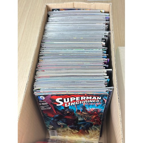 564 - LARGE MODERN DC COMICS BUNDLE 250+ COMICS. Featuring Superman, Batman, Green Lantern, Aquaman, Justi... 