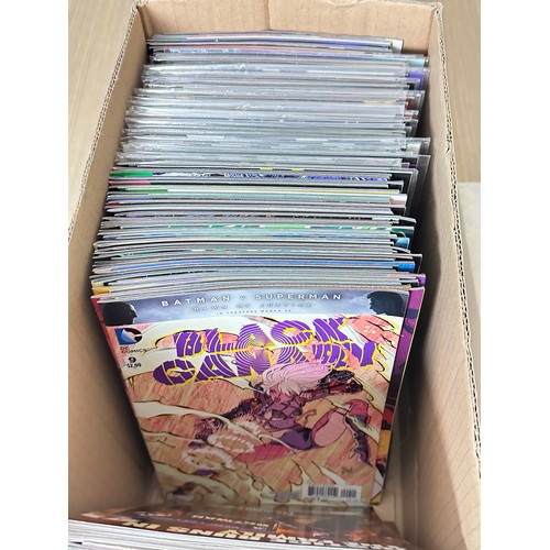 564 - LARGE MODERN DC COMICS BUNDLE 250+ COMICS. Featuring Superman, Batman, Green Lantern, Aquaman, Justi... 