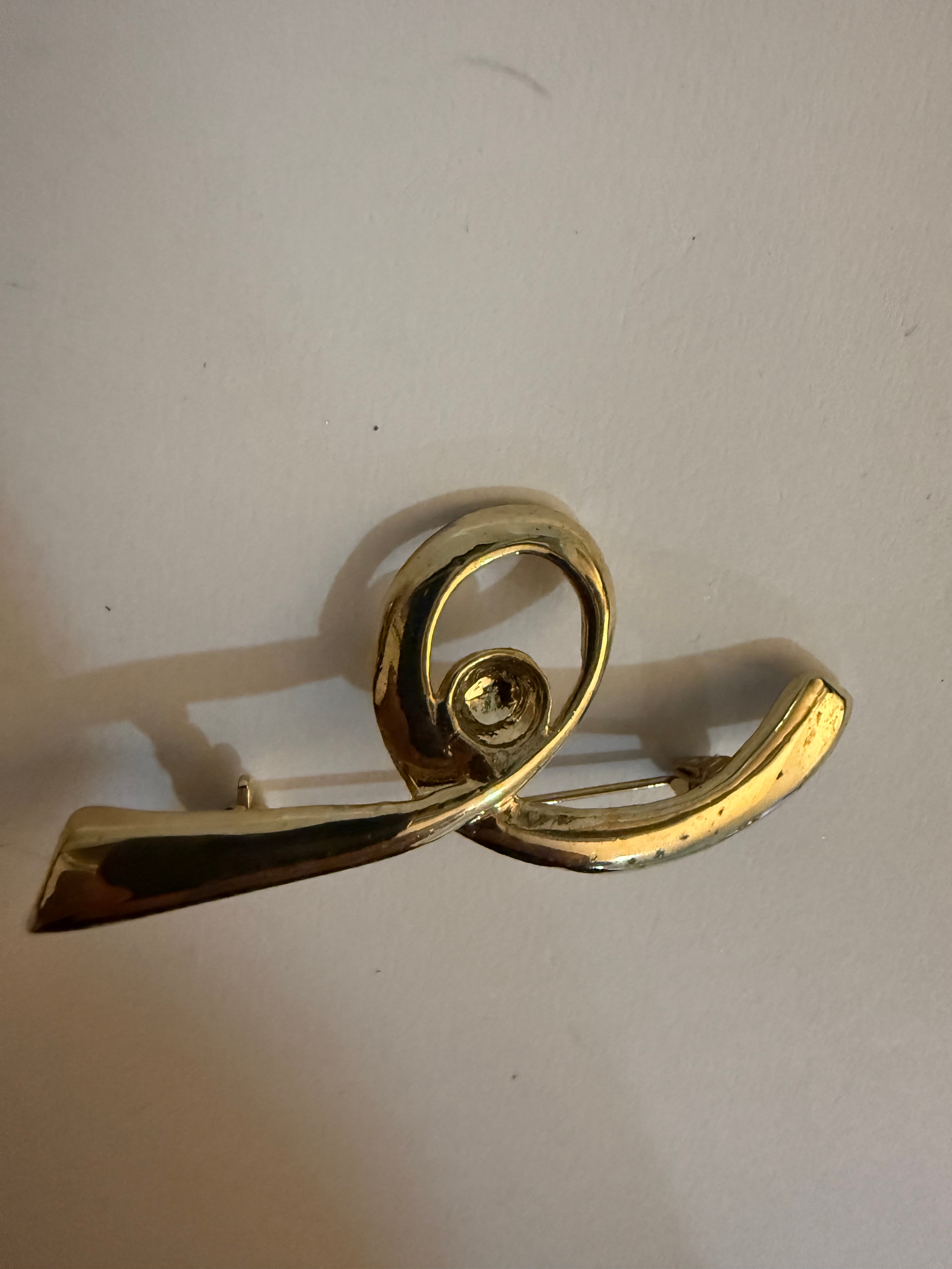 Gold fashion bow swag brooch