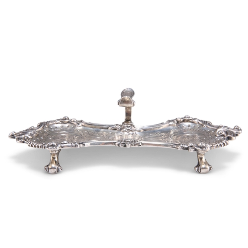 1077 - A GEORGE III SILVER SNUFFER TRAY, probably by Samuel Whitford II, London 1817, of hourglass form, fl... 