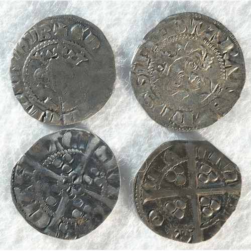 128 - 3x Edward I (1272 - 1307) long-cross silver pennies consisting of: Class 3g, Chester Mint, S. 1420, ... 