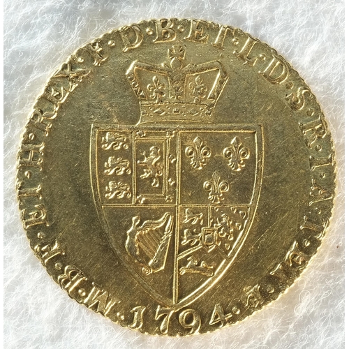 190 - George III (1760 - 1820) 1794 guinea. Obv: Fifth laureate head right. Rev: Crowned 