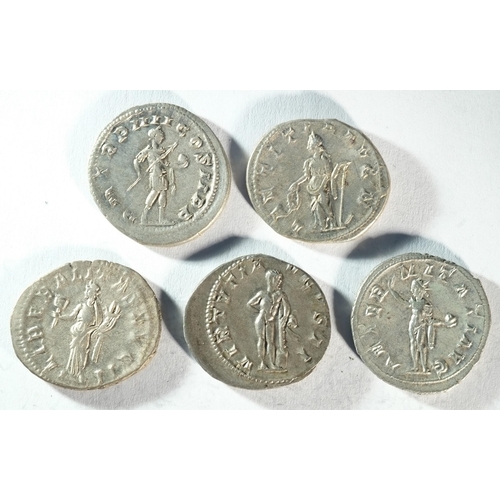 26 - Ancient Roman, 5x Gordian III (238 - 244 CE) silver antoninianii consisting of: Liberalitas standing... 