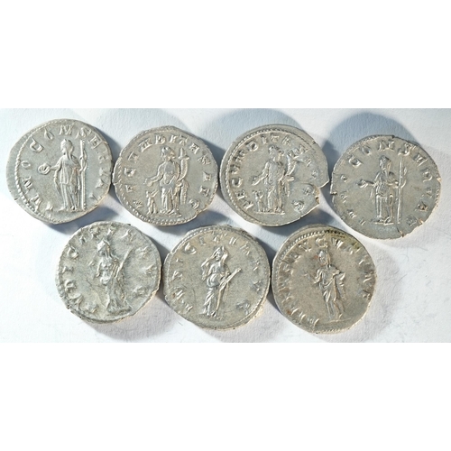 34 - 7x silver antoninianii cosisting of: 4x Herennia Etruscilla (249 - 251 CE), wife of Trajan Decius, c... 