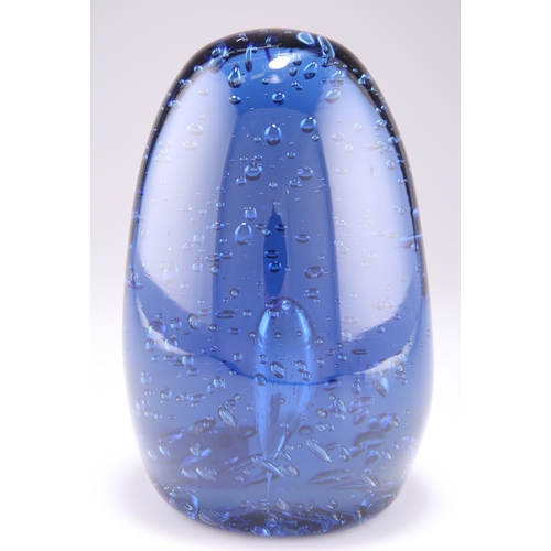 14 - A VICTORIAN LARGE BLUE GLASS DUMP, with bubble inclusions. 18cm high