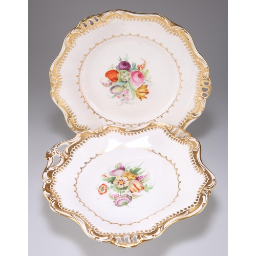 158 - A VICTORIAN DAVENPORT DESSERT SERVICE, comprising ten plates and a compote, each painted with a flor... 