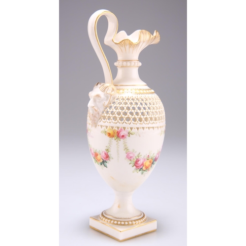 163 - AN EARLY 20TH CENTURY SMALL ROYAL WORCESTER RETICULATED PEDESTAL EWER, BY GEORGE OWEN AND HARRY CHAI... 