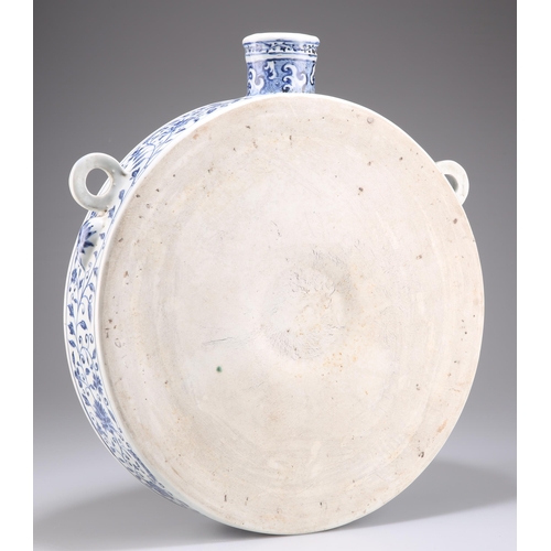 226 - A MING STYLE BLUE AND WHITE FLASK, BIANHU, circular form with a flat base and short cylindrical neck... 