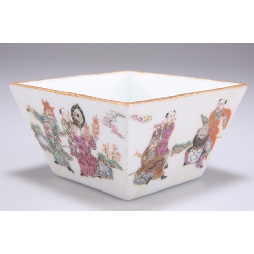 244 - A CHINESE FAMILLE ROSE SQUARE BOWL, with tapering straight sides, enamel painted to each side with f... 