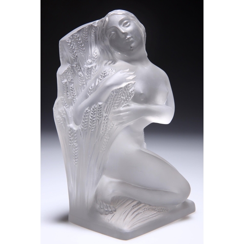 31 - RENÉ LALIQUE (FRENCH, 1860-1945), 'ÉTÉ SURTOUT QUATRE SAISONS' STATUETTE, clear moulded glass, frost... 