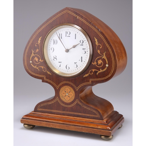 488 - AN ART NOUVEAU INLAID MAHOGANY MANTLE CLOCK, the white enamelled dial with Arabic numerals, the case... 