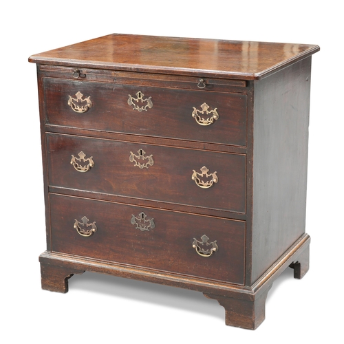 561 - A GEORGE III MAHOGANY CHEST OF DRAWERS, of deep proportions, the moulded rectangular top with rounde... 