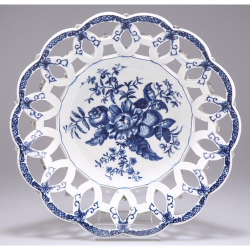 77 - A WORCESTER ROUND BASKET, CIRCA 1775, transfer printed in underglaze blue with a 'Pine Cone Group' p... 