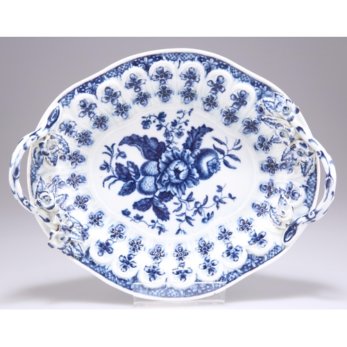 87 - A WORCESTER TWO-HANDLED OVAL CHESTNUT BASKET STAND, CIRCA 1775, transfer printed in underglaze blue ... 